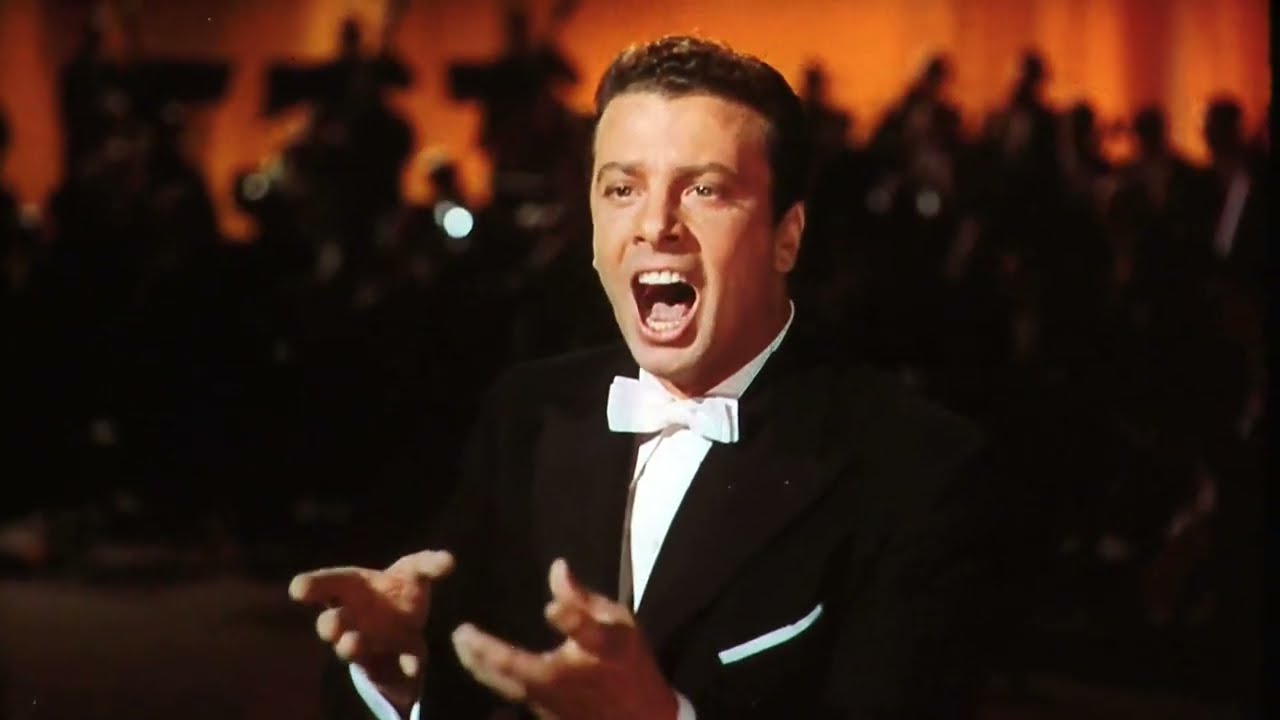 Oreste Kirkop - 'Vesti la giubba' (Pagliacci) Restored in DES STEREO.