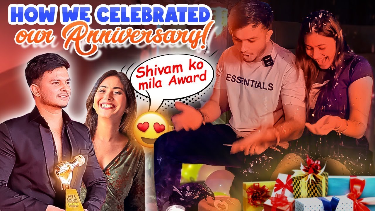 He proposed me on our anniversary🙈 