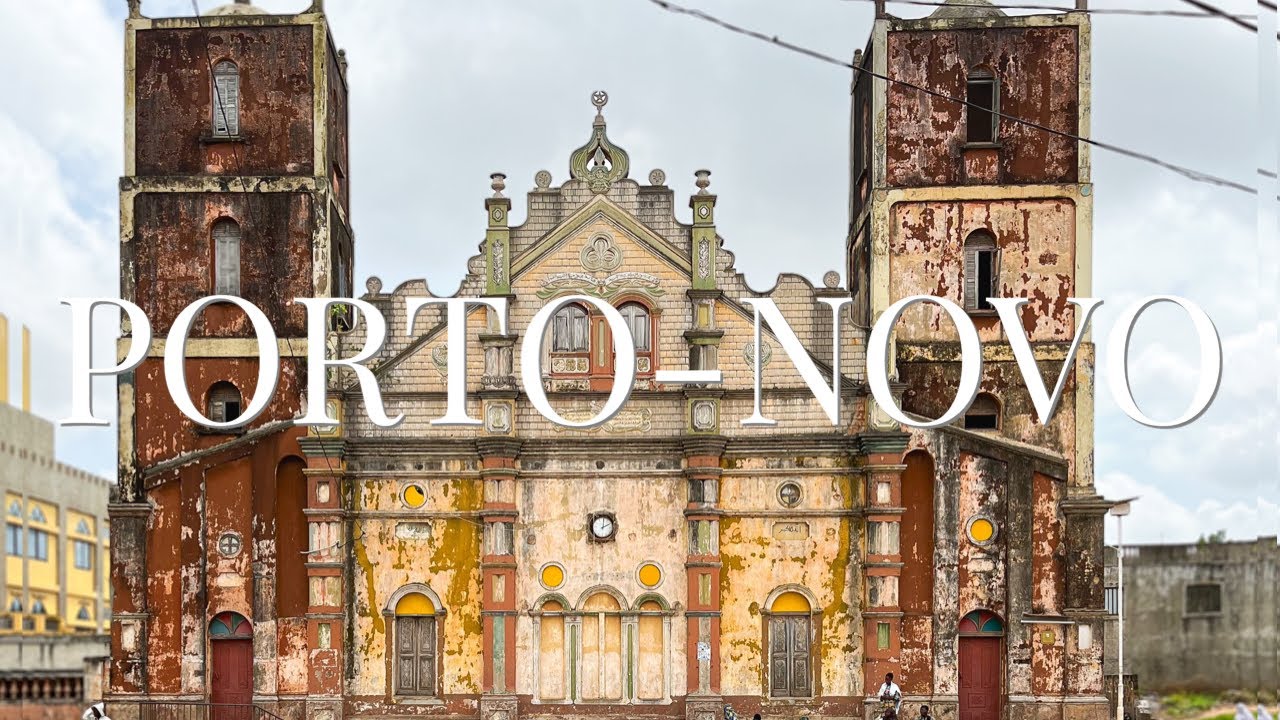 Porto-Novo : des architectures Brésiliennes et Vaudou. BENIN - T. Afrique ep 43