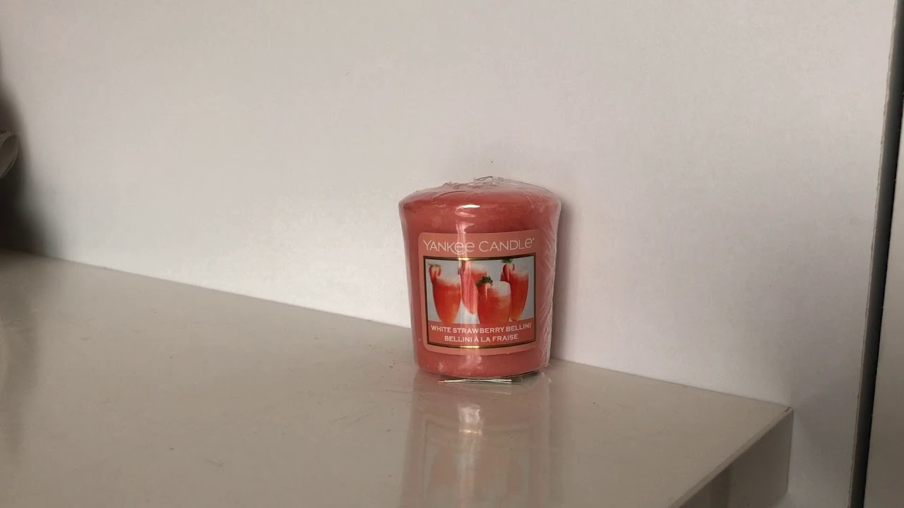 NEW Yankee Candle Review: White Strawberry Bellini