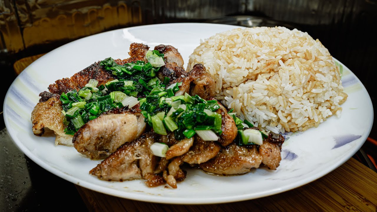 廣東話影片｜蔥油雞扒豬油撈飯｜又係不滿意樓下餐廳出品｜自己製作雞扒飯｜如何能讓雞扒容易煎熟由改刀開始｜醃製雞扒的方法｜邪惡豬油撈飯簡單製作｜美味蔥油簡單製作