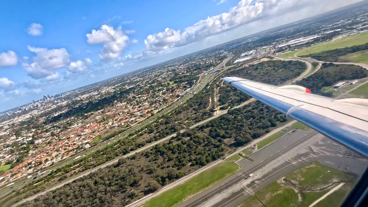 Takeoff from Perth, Western Australia | Qantas Fokker 100
