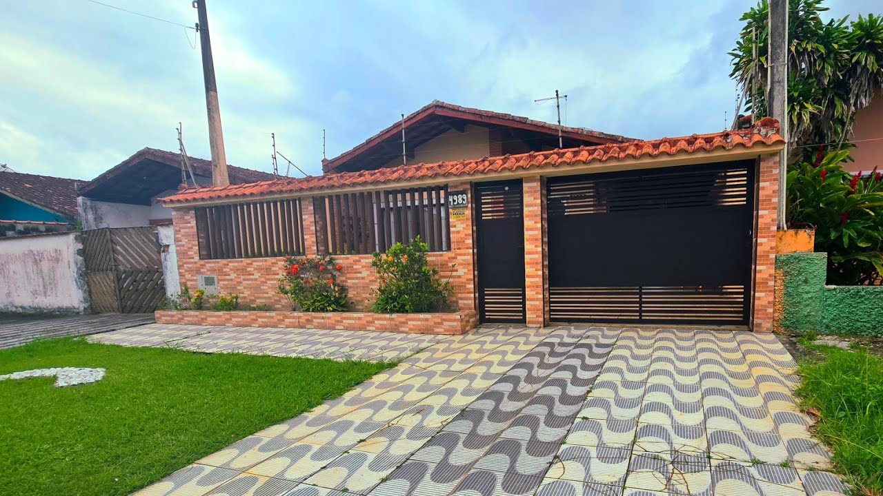 R$100.000 + SALDO Financiado 3 DORMITÓRIOS PISCINA 5 VAGAS PRAIA SUARÃO Estilo Colonial 