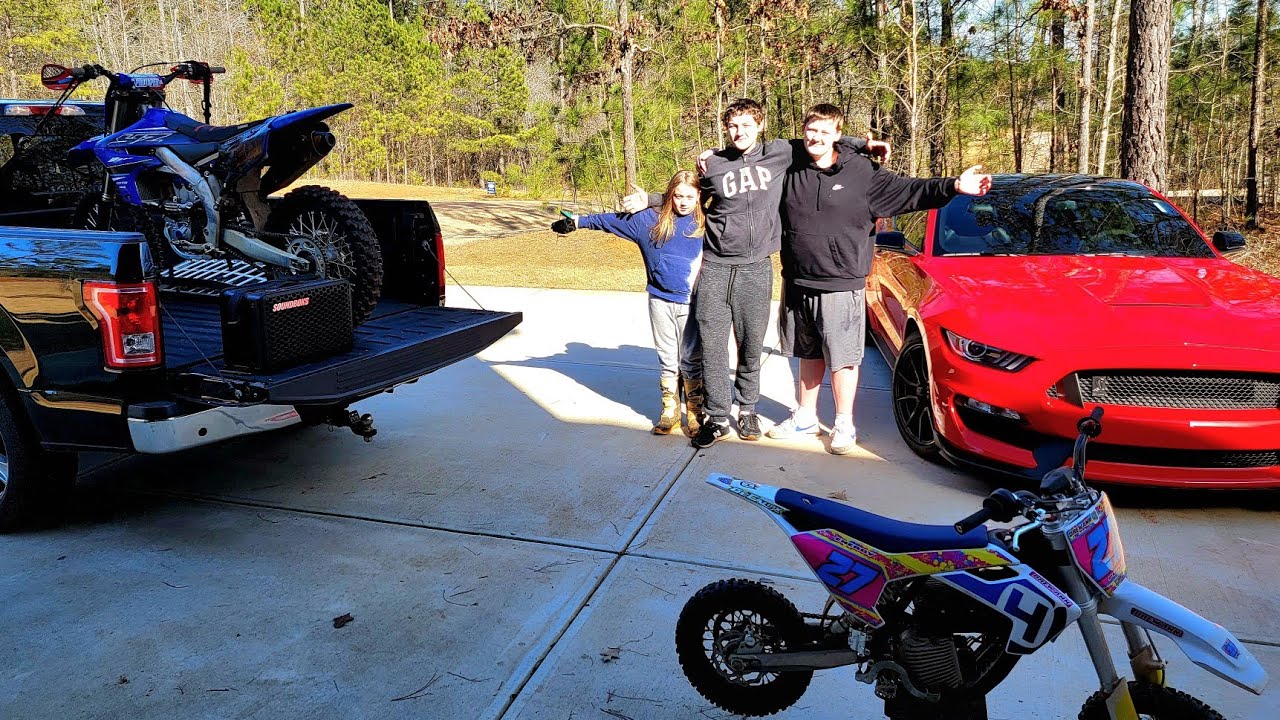 day on the dirtbikes at new spot with friends and X-Maxx