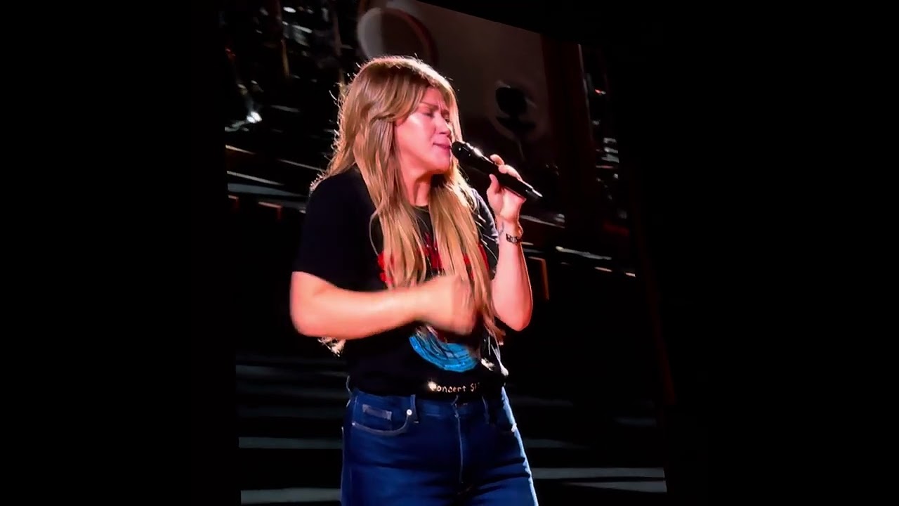 Kelly Clarkson - Tightrope Vegas 07/16