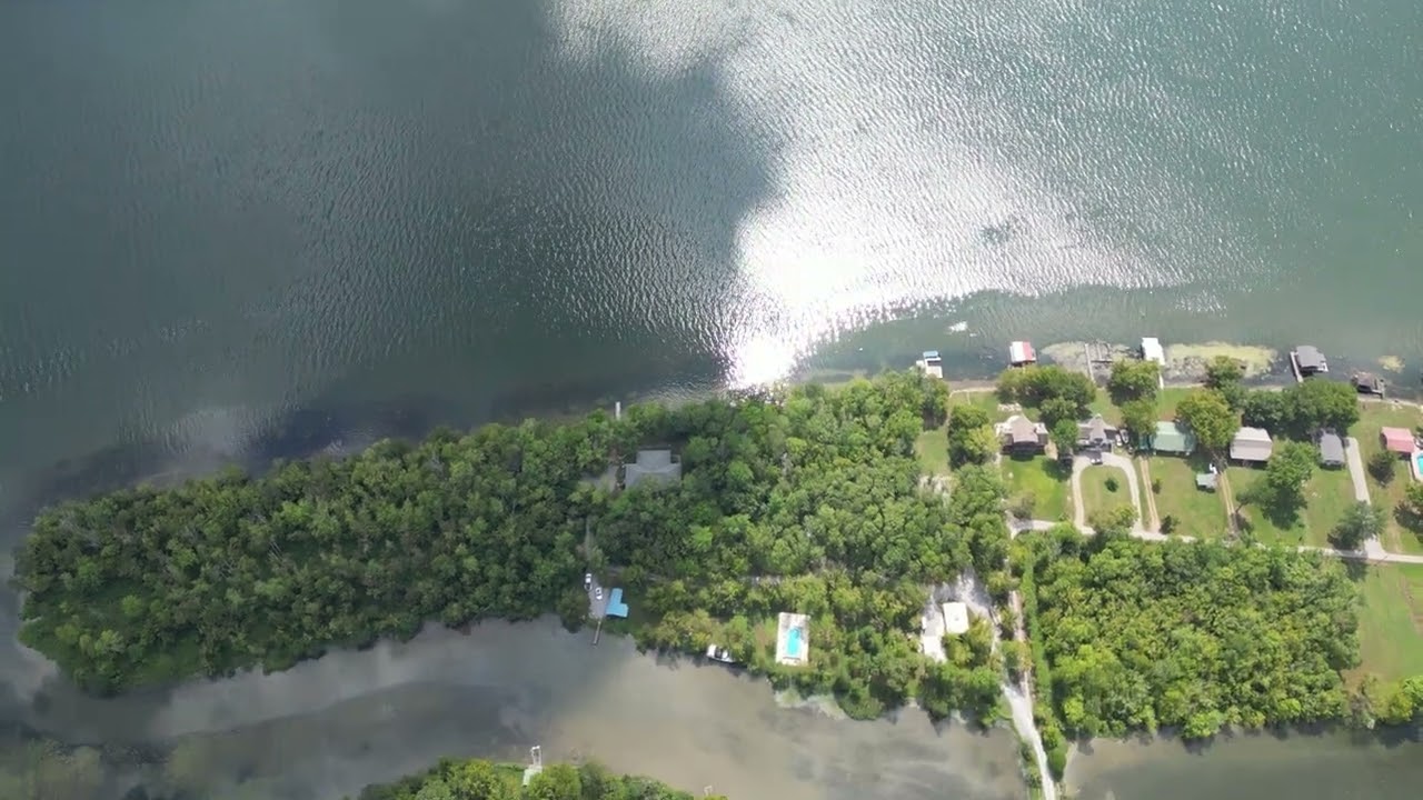 TennesseeRiverGorge.com Island and Mountain Treehouse Cabins 423-280-3250