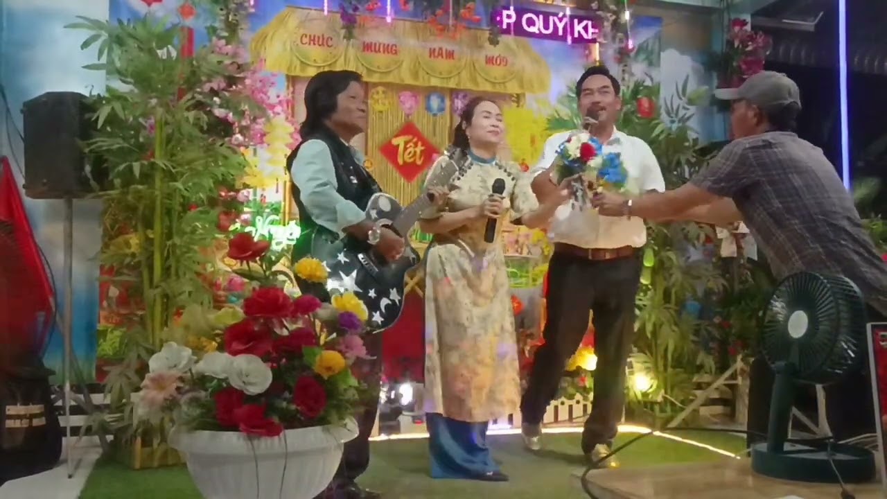 Tình nghèo có nhau, TB: PHẠM TỊNH & THẢO HẰNG 