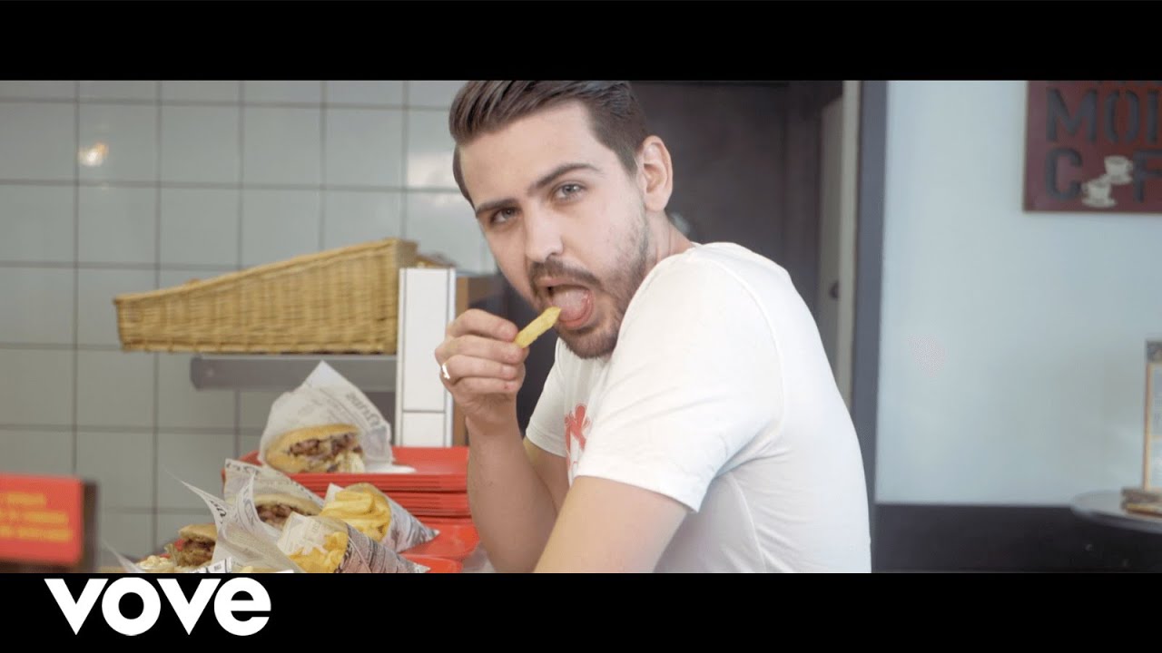 VEGEDREAM - RAMENEZ LE GREC À LA MAISON (PARODIE)