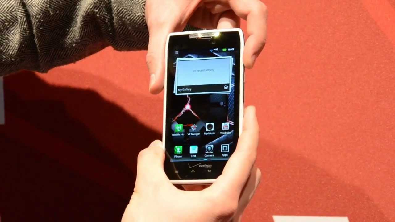 Взгляд на смартфоны Motorola RAZR, RAZR MAXX и DROID 4 от Droider.ru