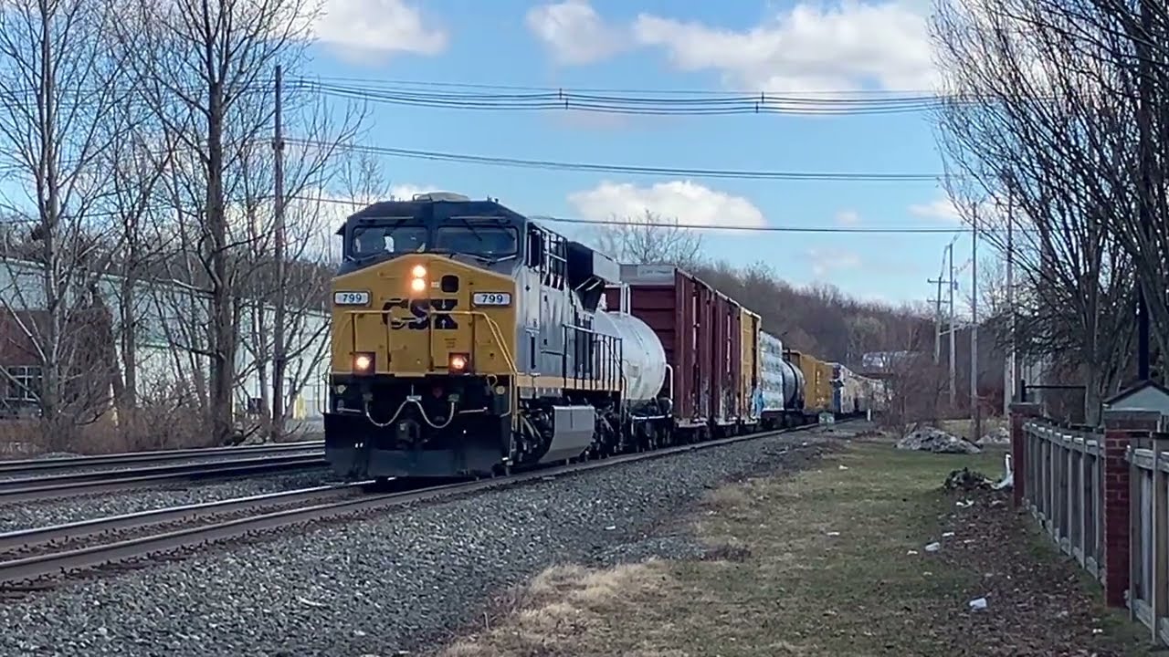 CSX manifest M367 heading west to Pittsford ny at Fairport junction 