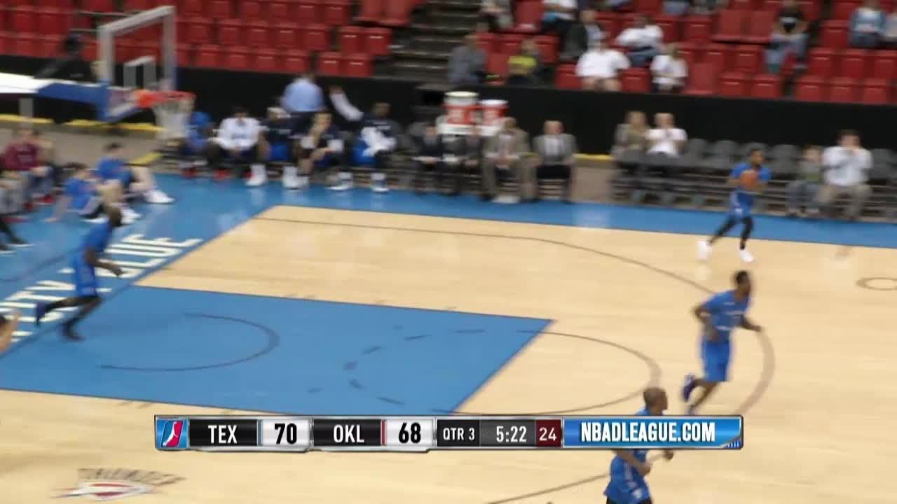 Jannero Pargo with 10 Assists against the Legends