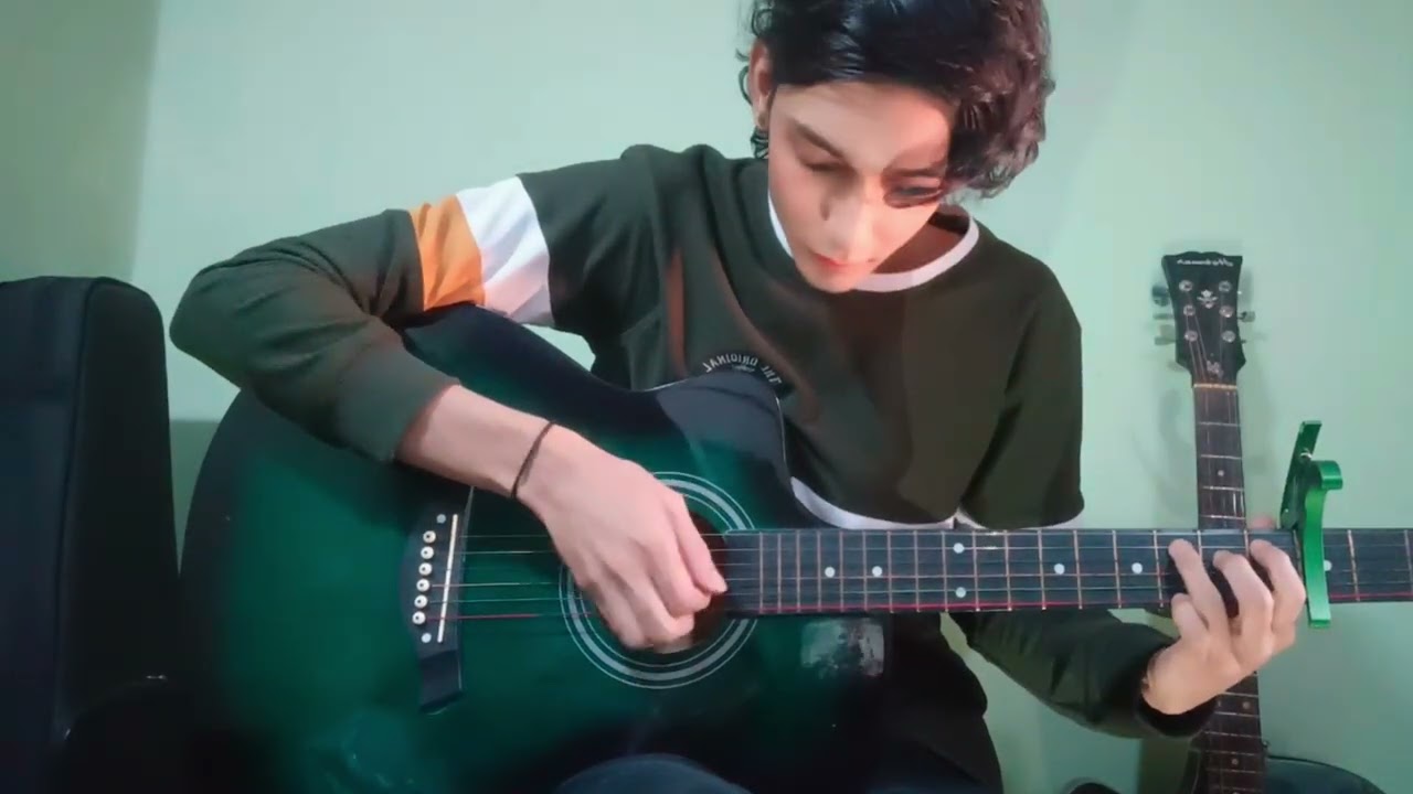 Hymn For The Weekend.       /Coldplay /.     Chris  Martin.      /Fingerstyle Guitar 