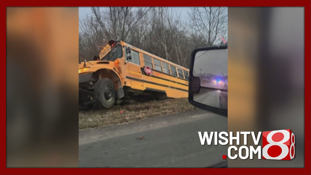 В округе Грин несколько детей пострадали в результате аварии школьного автобуса.