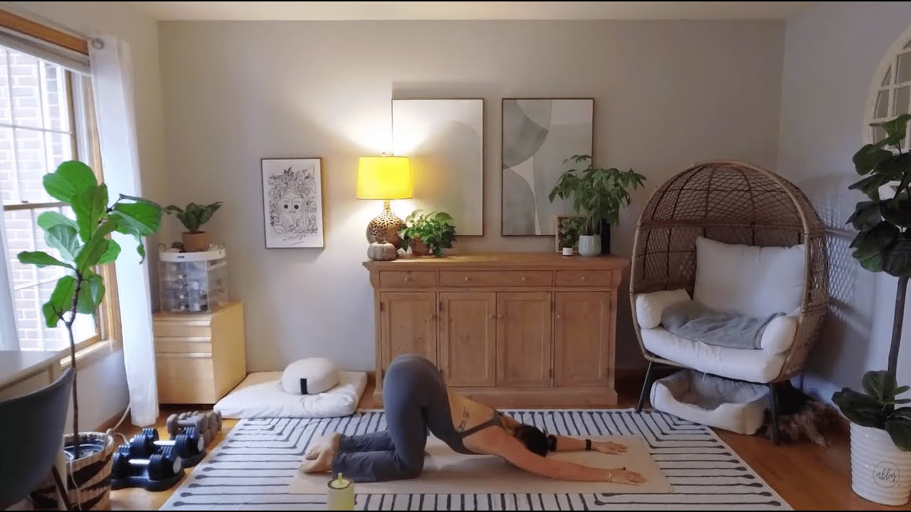 10 Minute Yoga Flow | 10.25.25