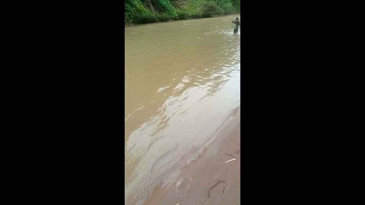 Guiphuap pha rei tat mei vlogs 😁(hunting tortoise at makru river)