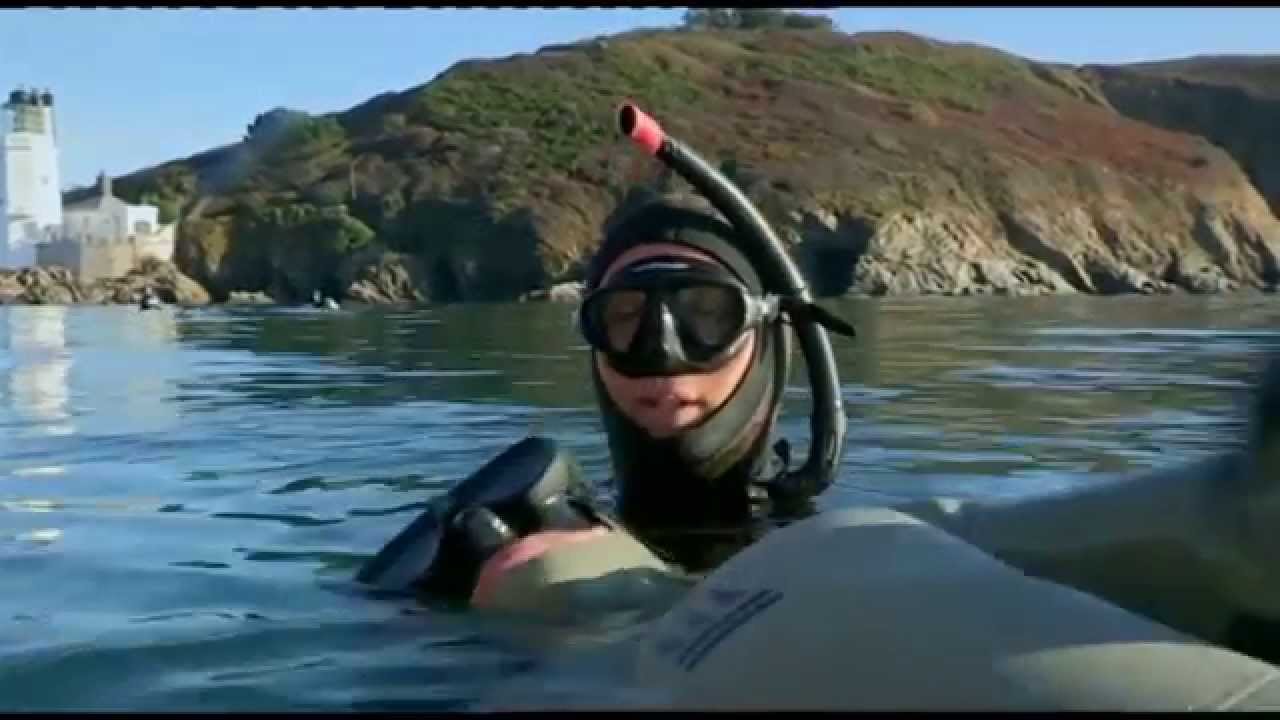 Ian Donald teaches freediving on the One Show