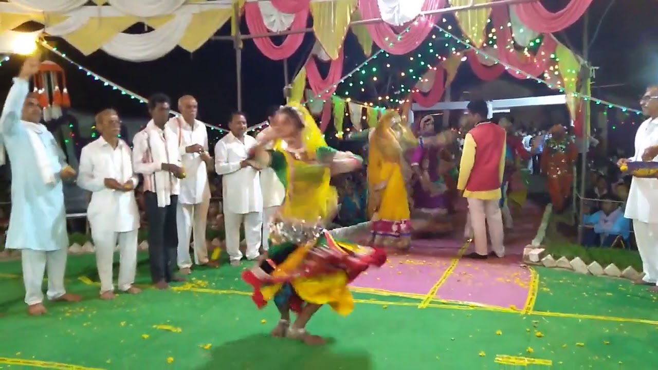 राजस्थानी घूमर की प्रस्तुति इंदौर के इस कलाकार द्वारा महामाया गणगौर मंडल हरदा