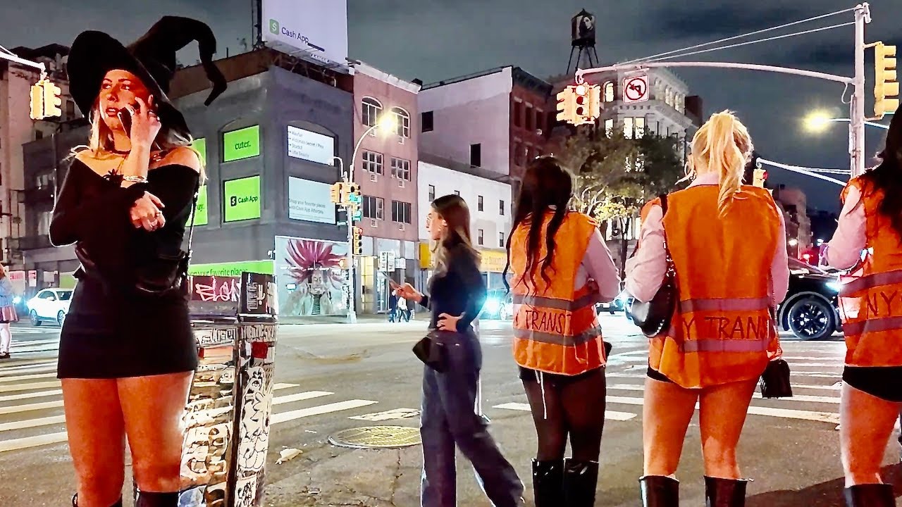 Manhattan Pre-Halloween Nightlife 2025 | NYC Ladies Enjoy the Street Vibes (4K)
