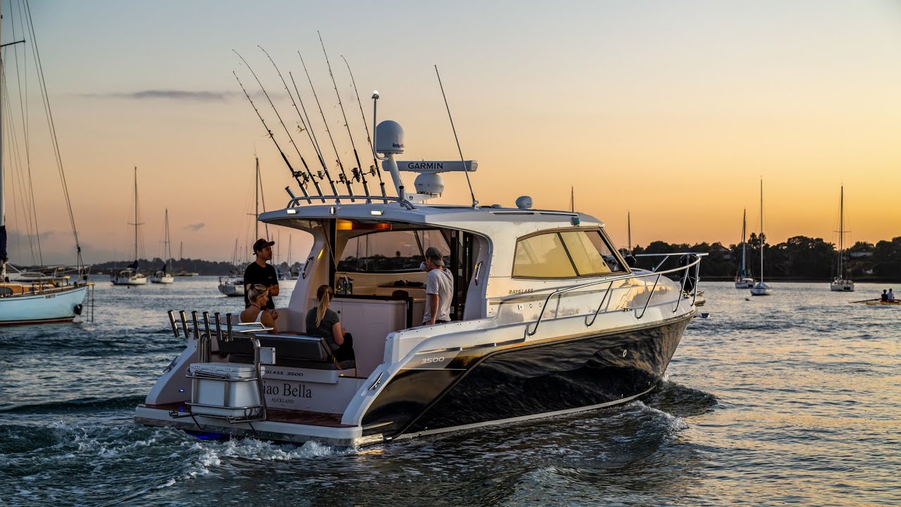 Rayglass 3500 Sedan Cruiser