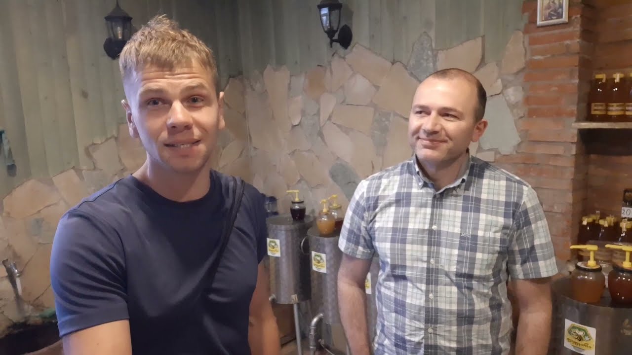 Пчеловодный магазин в Грузии