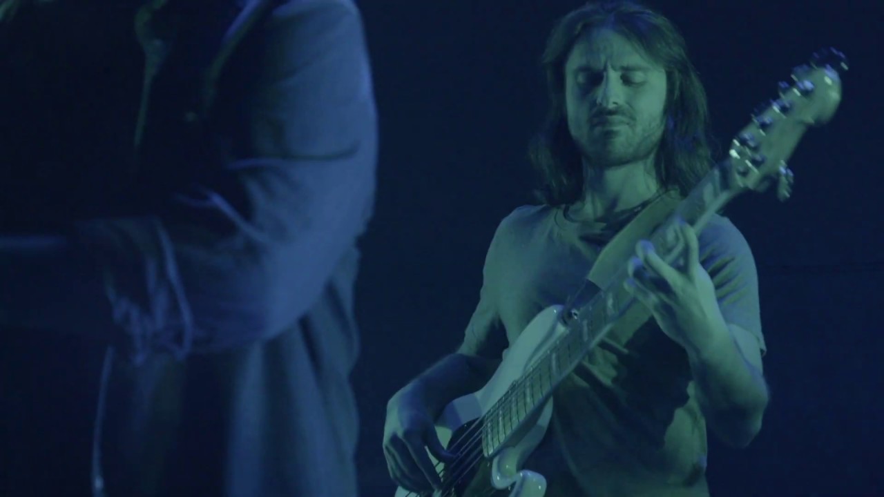 Aisles - The Wharf that Holds his Vessel Intro + Revolution of Light (Live at Se&ntilde;al en Vivo)