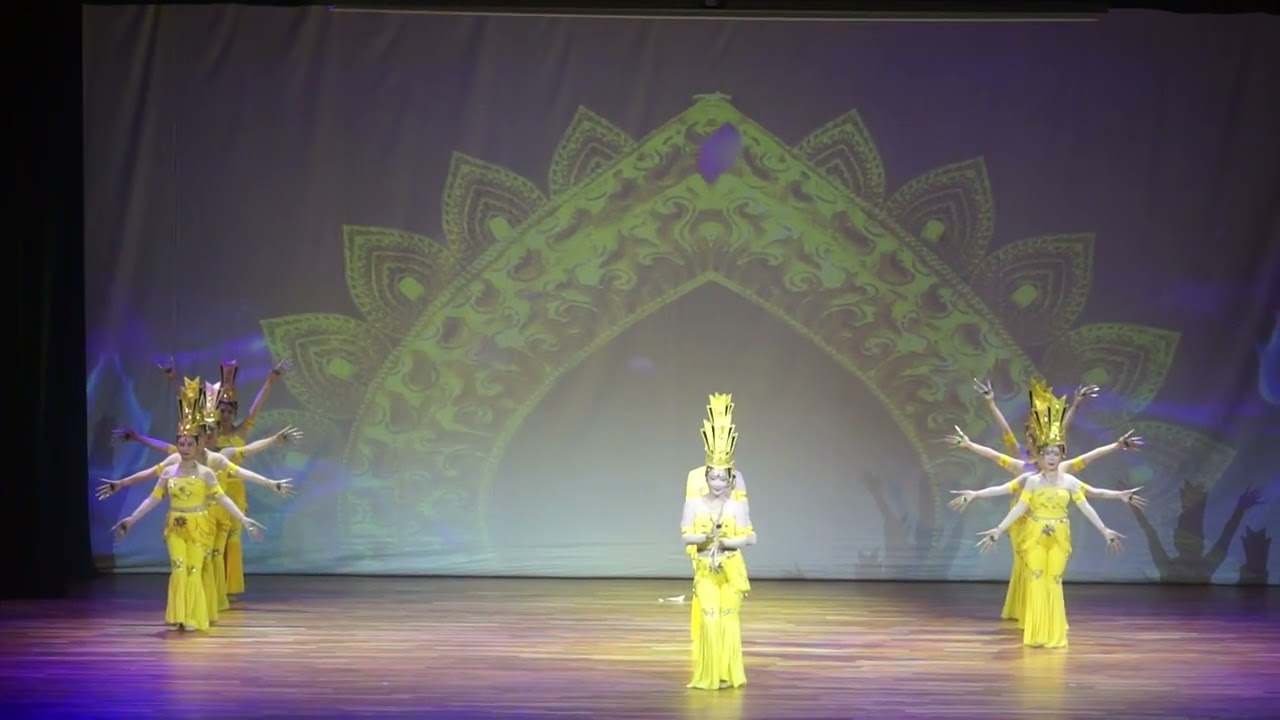 千手观音 （新加坡华人华侨联合总会2026元宵节晚会）(新 加 坡 红 月 亮 舞 蹈 团（Redmoon Dance Troupe (Singapore)）