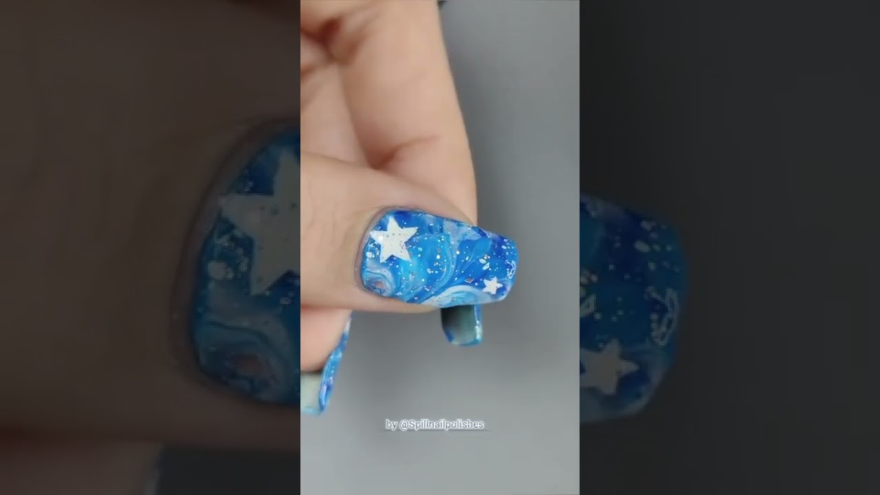 trending nail polish 💅💅@KhrystynasNailArt @GIRLSGENERATION @snappygirls02 @deviennaaa