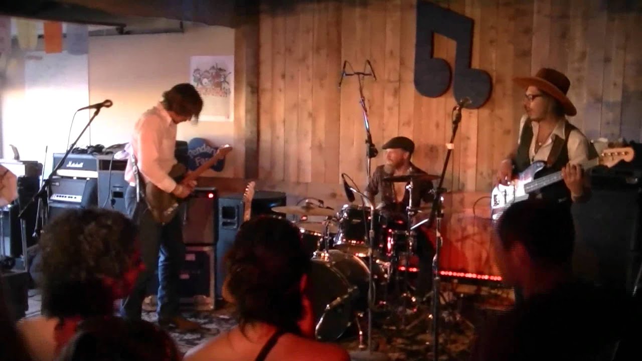 Sunday Valley (Sturgill Simpson) - 