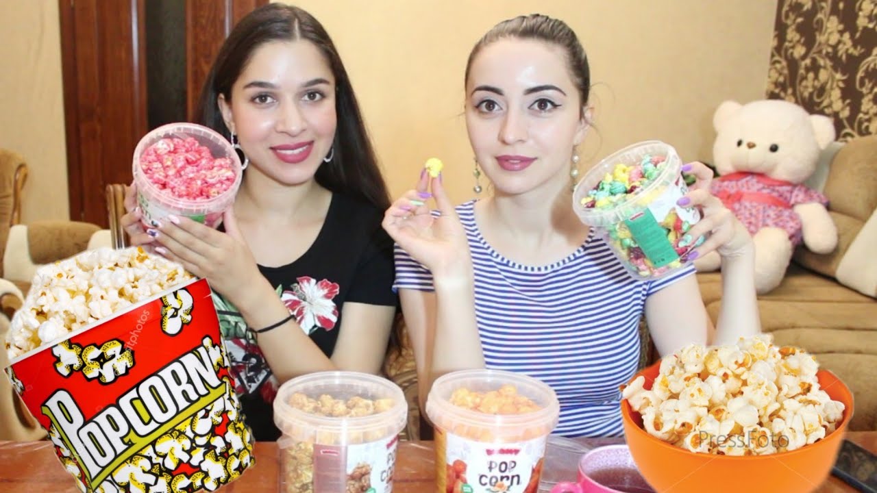 4 ВЕДРА ПОПКОРНА / MUKBANG сможем ли мы ?? #Ayka Emilly  Ask Fatima
