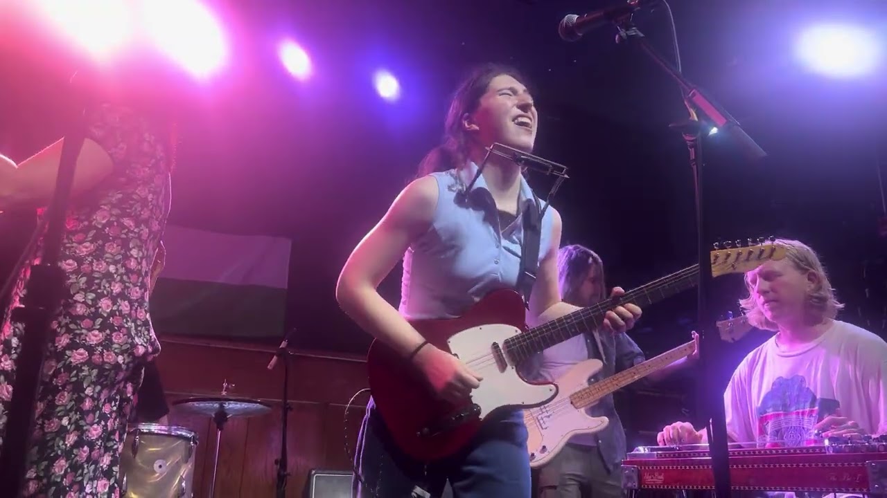 Florry - Breaking Down My Amigo / Say Your Prayers - Schubas - Chicago IL - 6-12-2025 #kurtvile