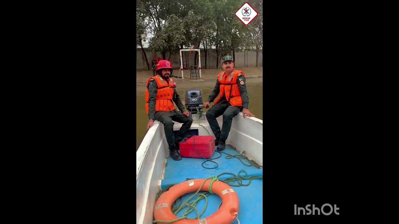 Safdar Ali 1122 Rescue Service 1122 ki lunch and Taraning ki Bari mein