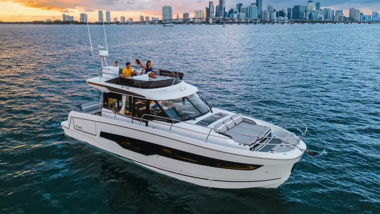 Join Jeanneau Powerboats in Miami 2023