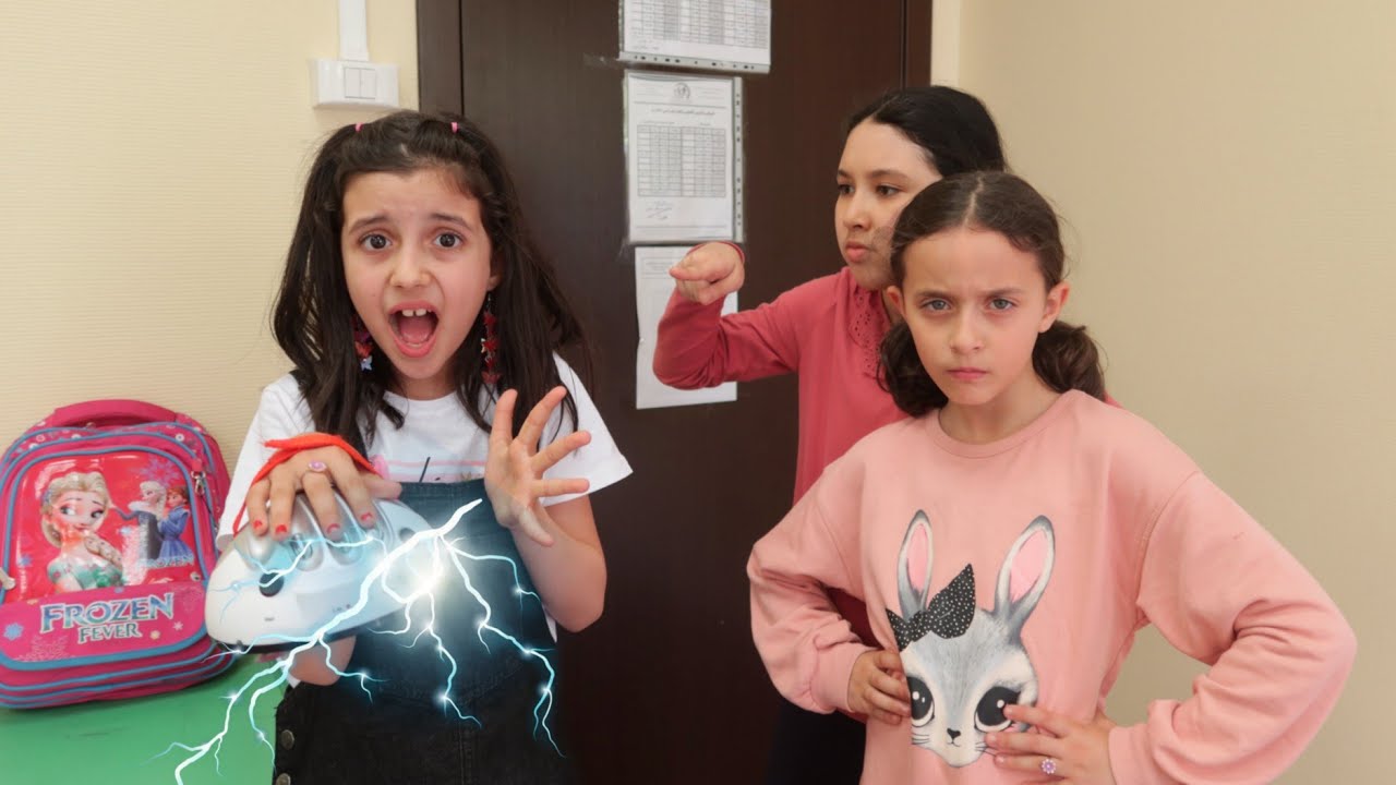 بنت صغيرة كشفوها صاحباتها بجهاز كشف الكذب داخل المدرسة شوفوا الى حصل!!؟