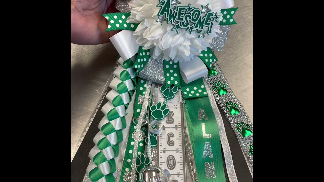 Peewee  Homecoming Mum 