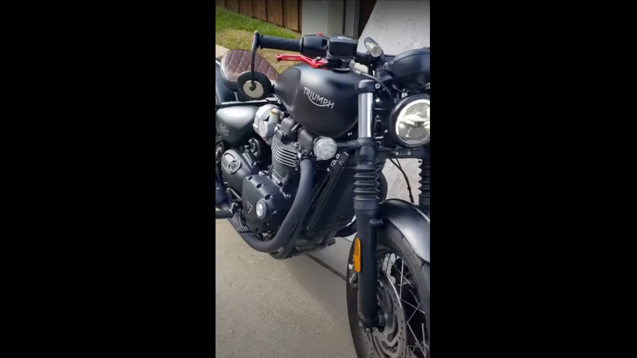 Triumph Bobber Black Walk Around