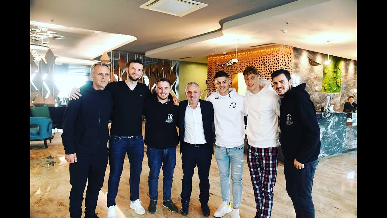 JETIMAT E BALLKANIT -Kombetarja e Kosoves ne Futboll sot beri nje Familje me Shtepi te re