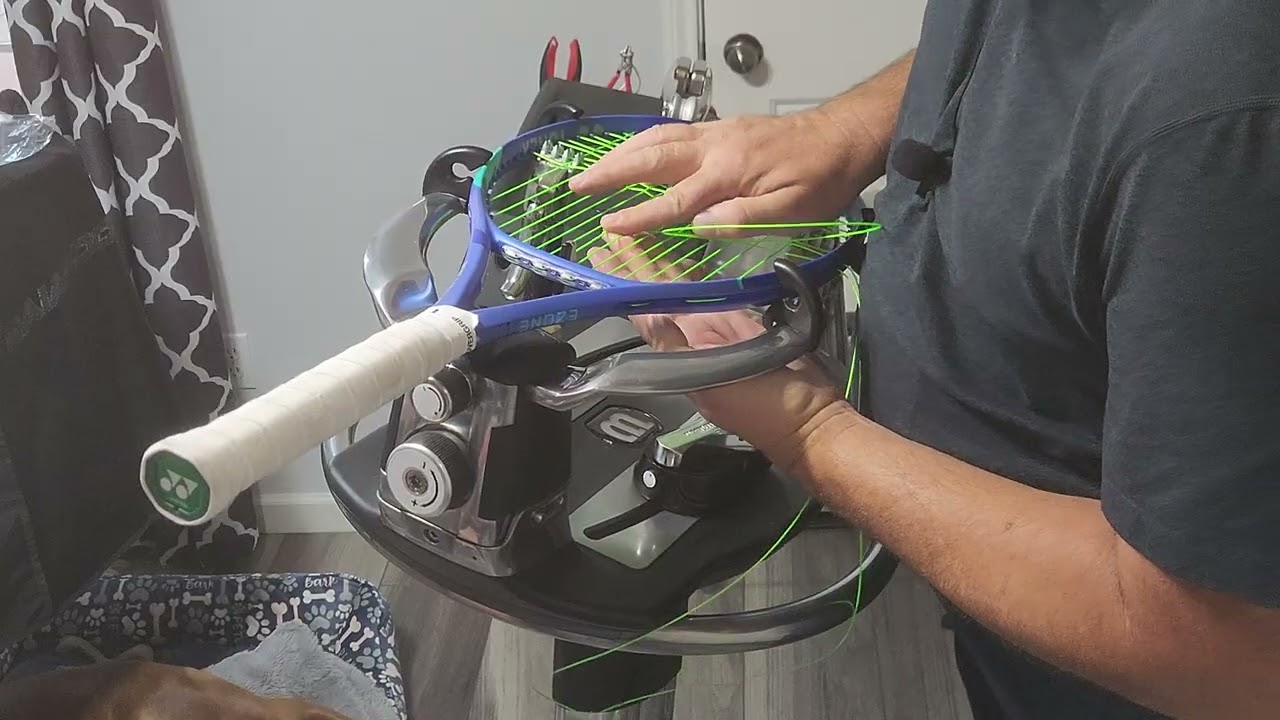 2025 Yonex Ezone 98 цельный.
