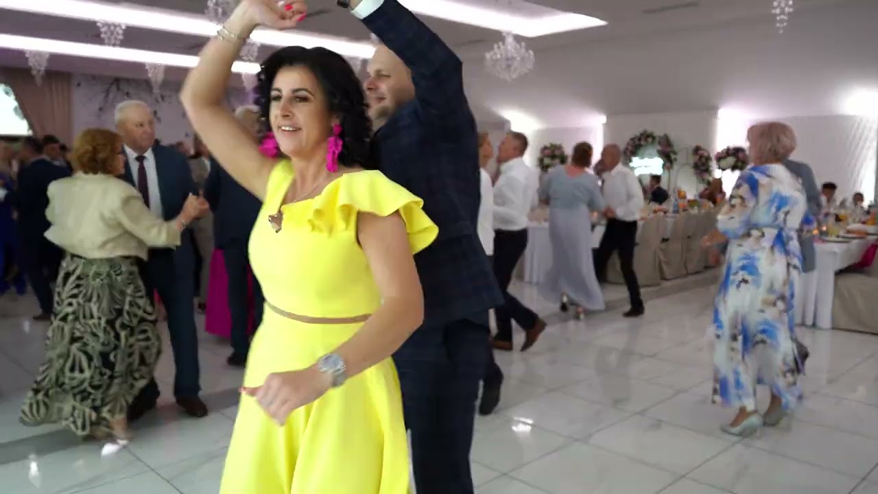Wirują pary rozbawione / Karolina i Mateusz /MarAnfoto / Fact / Gracja