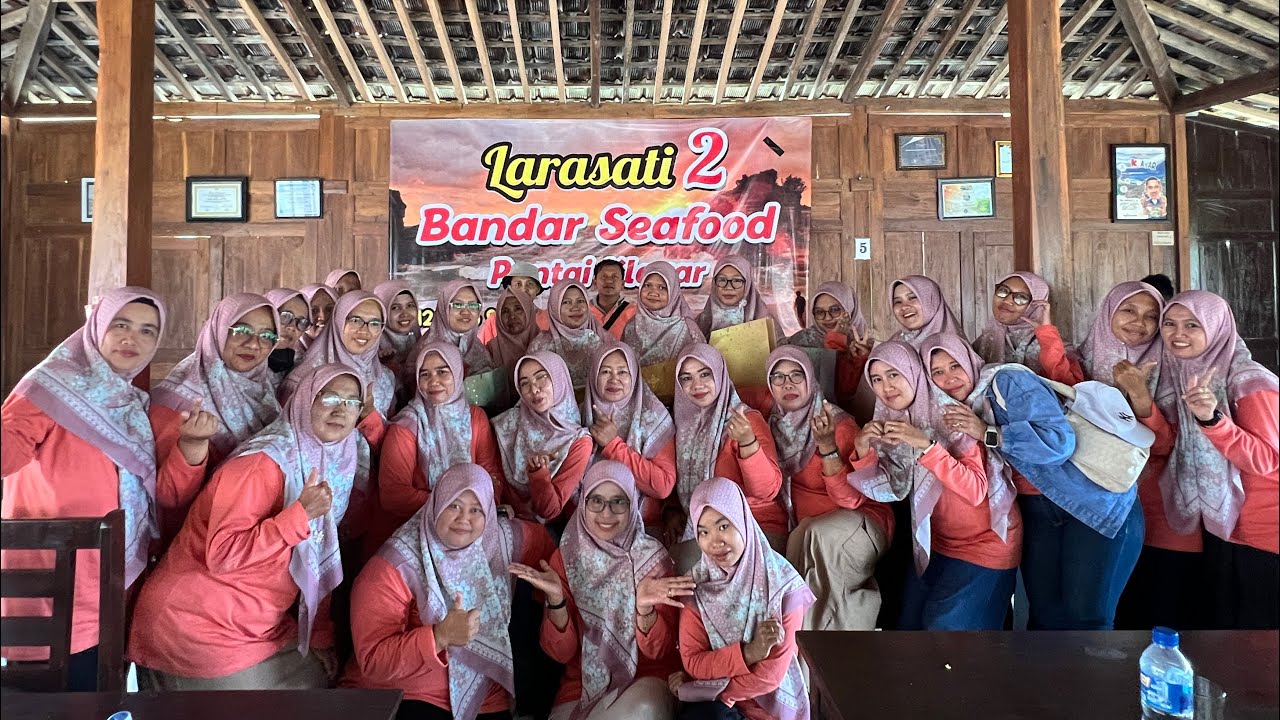 GUGUS PLAMBOYAN