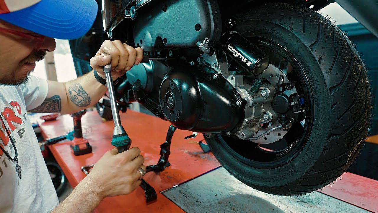 Vespa Gts 300 Variodeckel schwarz Montage - 69 Black Teil 6