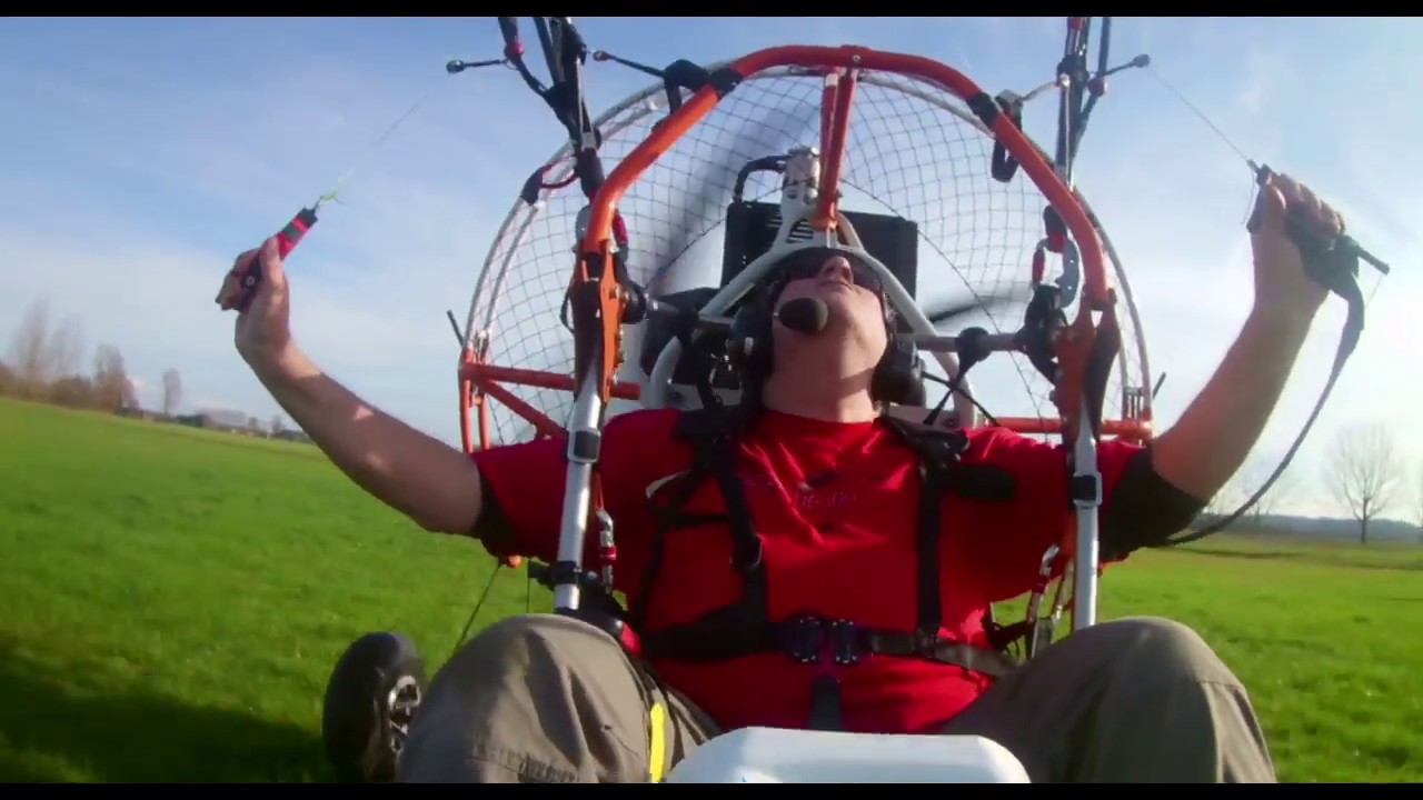Test en vol pour obtention du brevet de pilote paramoteur (court extrait)