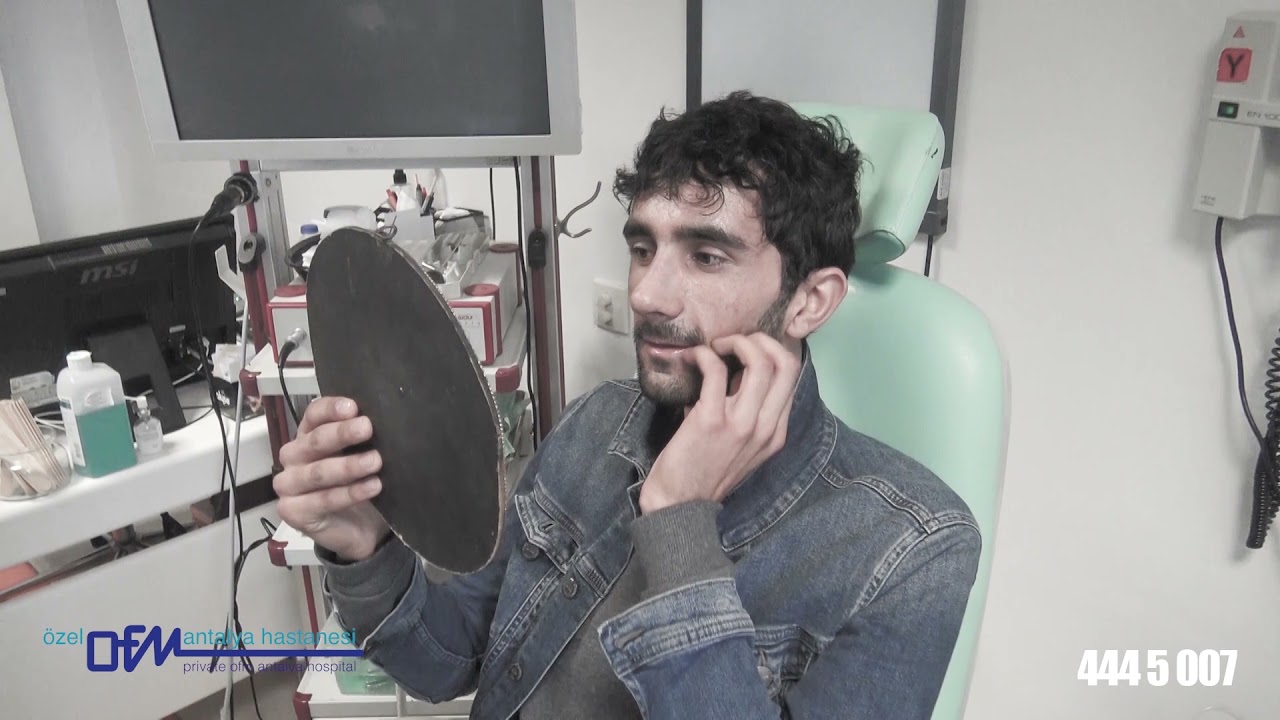 KBB Uzmanımız Op.Dr. Ümit Küçüktepe'ye Rinoplasti ameliyatı olan hastamızın mutluluğuna ortak olduk