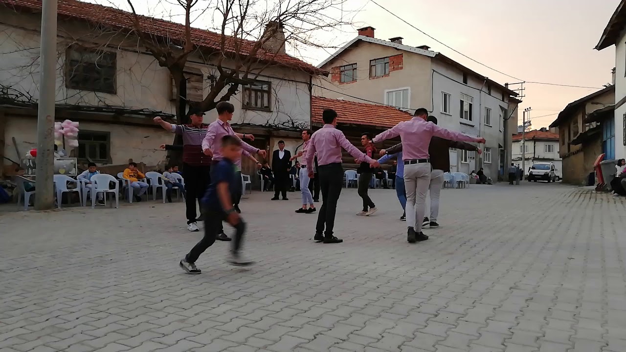 Çukurca Gençlerin Yöresel Oyun Havası