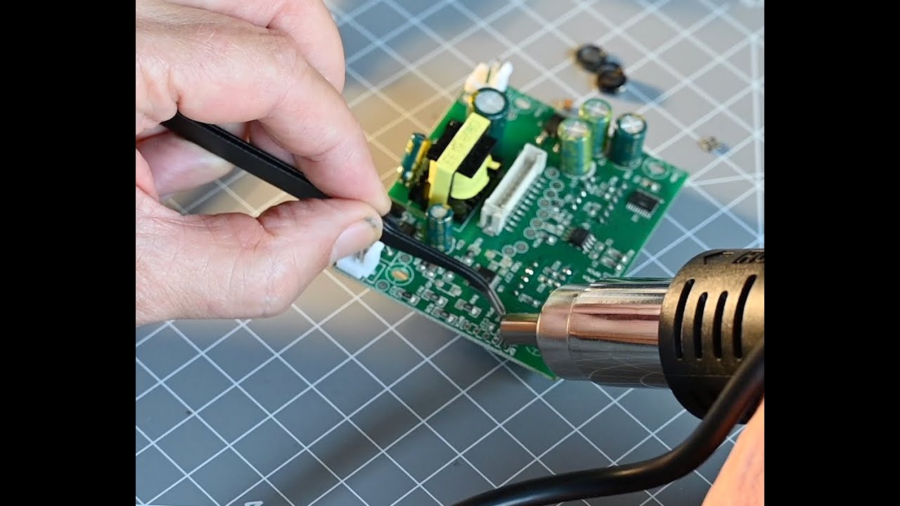 C.K. tries a  Txinlei 8858+ SMD heat gun