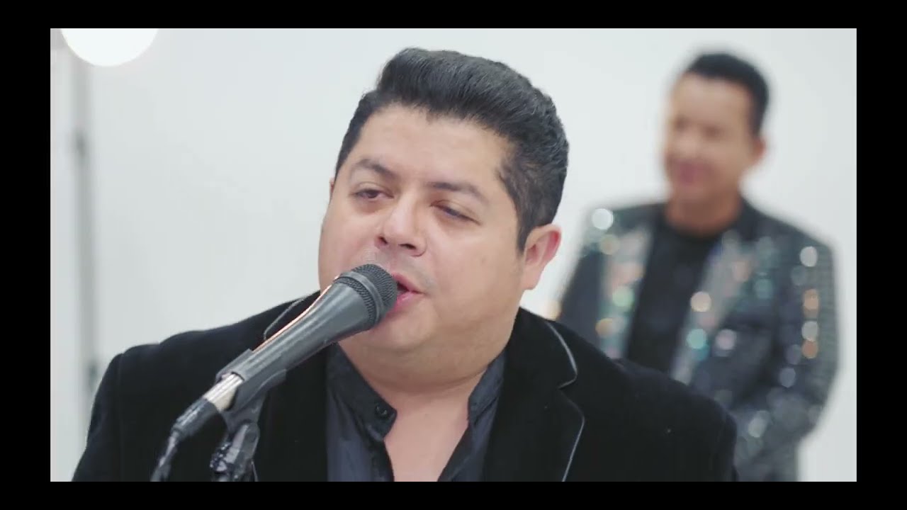 Los Yonic's - Me Falta Tu Presencia [Video Oficial]
