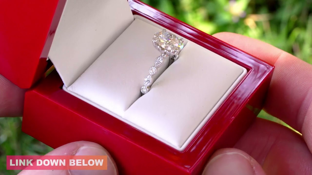James Allen's Round and Marquise Shape Diamond Setting
