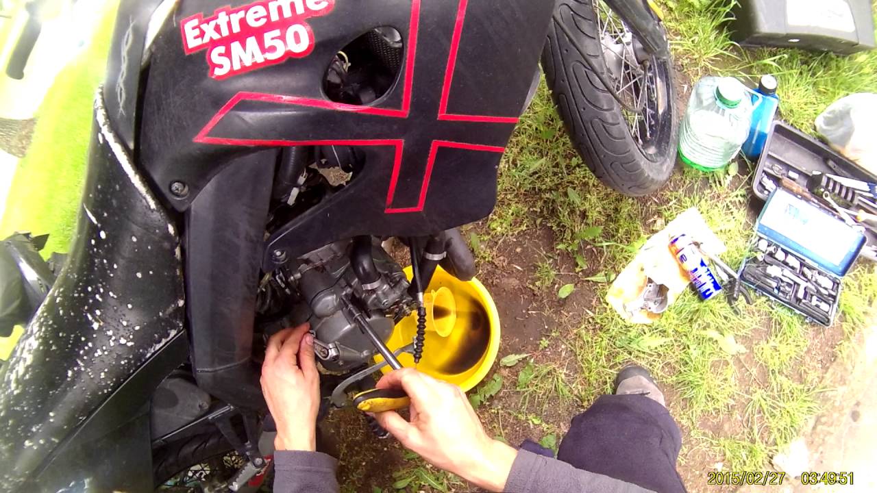 Derbi Senda Xtreme kickstart advance spring replacement - realtime, part 3