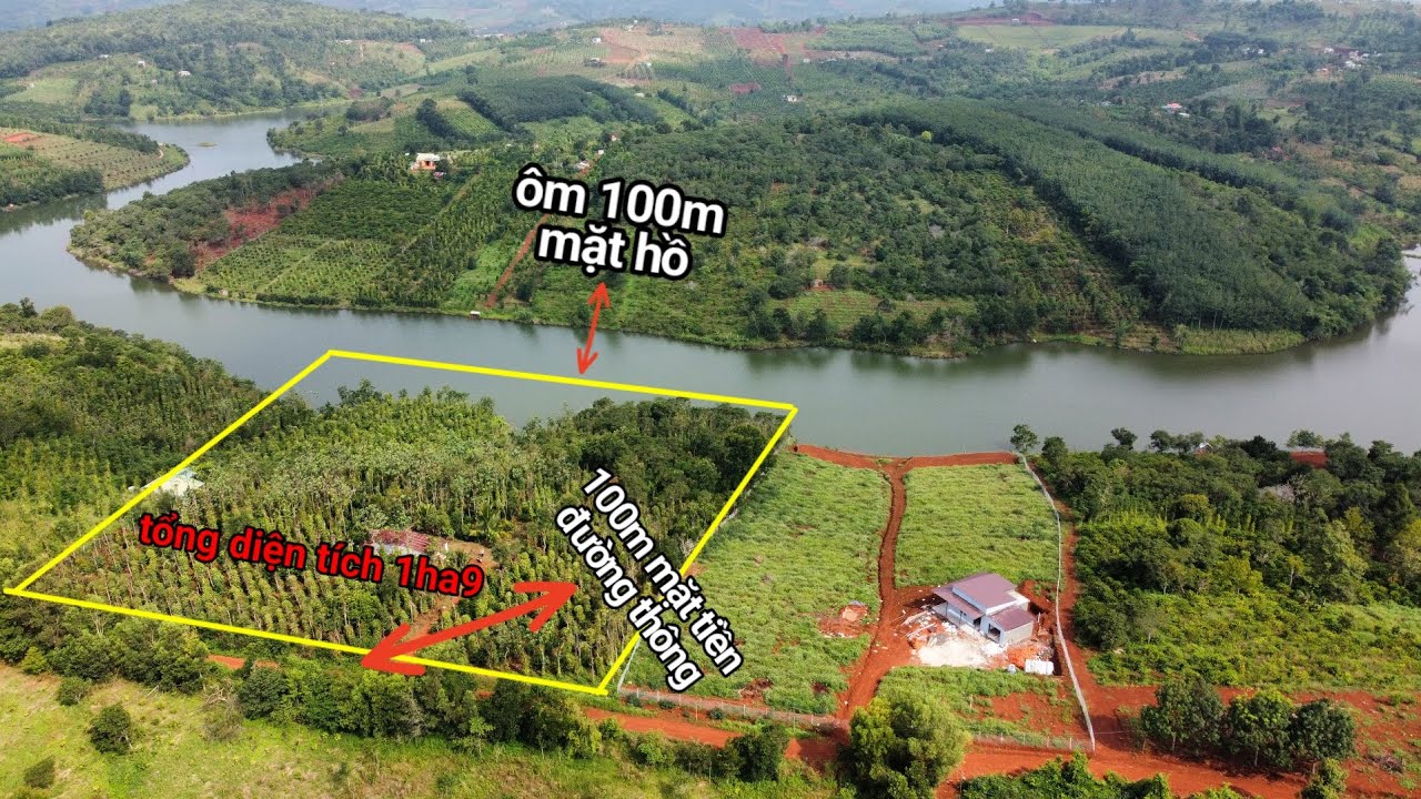 1,9ha ôm 100m mặt đường thông, dưới ôm 100m mặt hồ cách quốc lộ 14 2,5km nhà cửa điện nước đầy đủ.