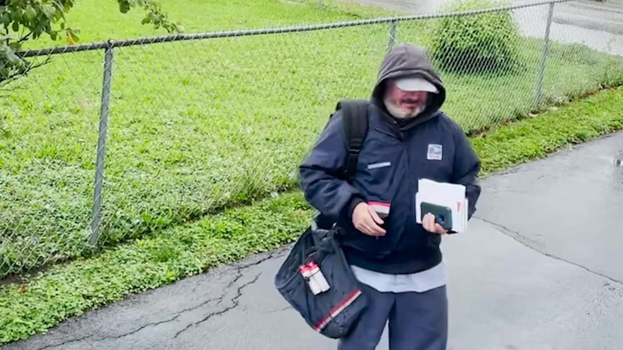 Watch Cleveland resident confront mail carrier over not delivering his mail