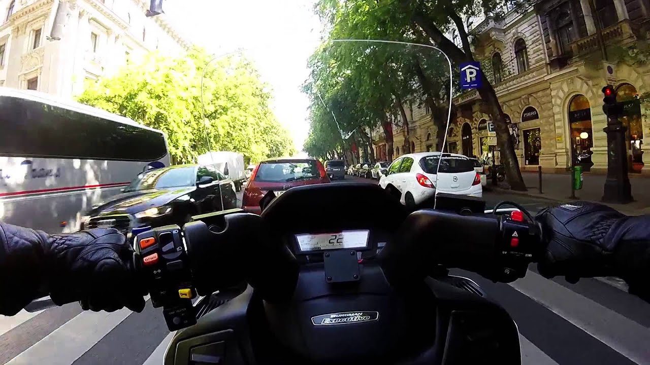 Suzuki Burgman 650 Budapest City Cruise (GoPro)